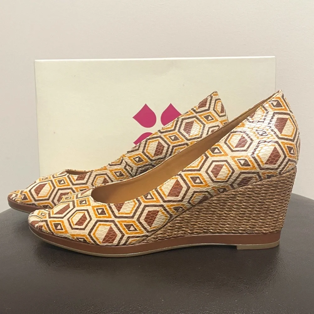 Naturalizer Vanilla Narlene Open Toe Wedge Heels NIB 8N 8 Narrow Cream Brown